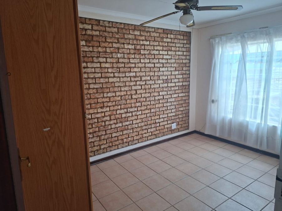 To Let 3 Bedroom Property for Rent in La Hoff North West